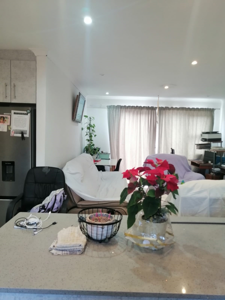 2 Bedroom Property for Sale in Sea Breeze Western Cape